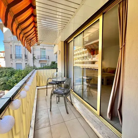 Beautiful 2 - Ac - Wifi - Near Palais Apartment